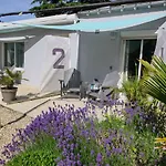 Pensión La Maison Au-dessus Des Voiles 3*