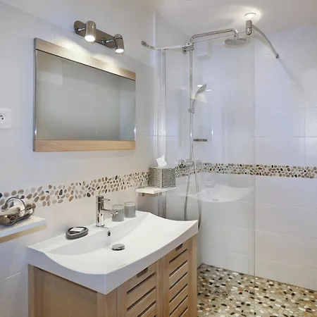 La Maison Au-dessus Des Voiles