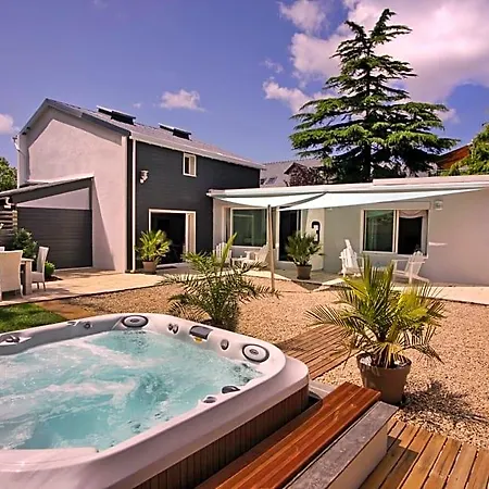 게스트하우스 La Maison Au-dessus Des Voiles 3*