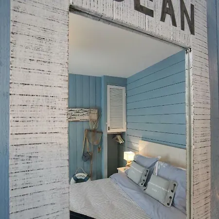 Bed & Breakfast La Maison Au-dessus Des Voiles 3*