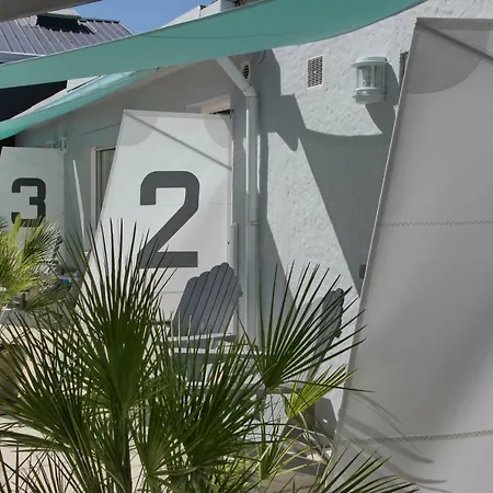 La Maison Au-dessus Des Voiles בית הארחה