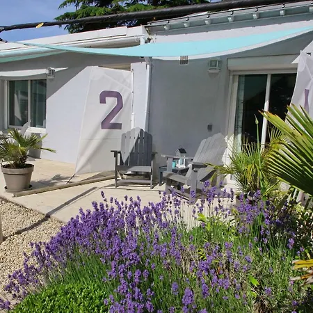 Bed & Breakfast La Maison Au-dessus Des Voiles 3*
